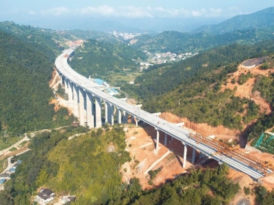 关键性进展！大潮高速4标主线下部结构全部完成