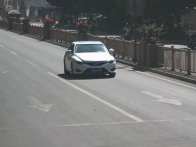 风驰电掣，你很得意哦？那就拍照记分罚款走一波吧~