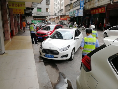 梅城溪宫路停车难？别急，划线安排中...
