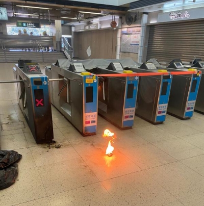 港铁：强烈谴责暴徒破坏列车及铁路设施安全行为