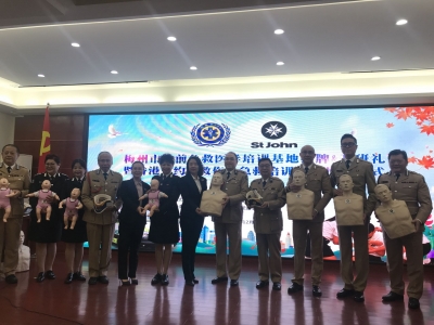 守护生命的希望！今天，他们在梅城一起补上“院前急救”这一课