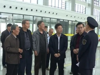 丰顺县委、县政府组织县副处级以上离退休老同志参观考察丰顺县经济社会发展情况