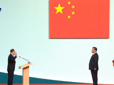 澳门特别行政区第五任行政长官贺一诚宣誓 习近平监誓