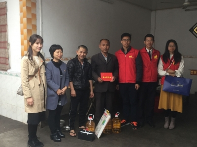 暖！爱心企业慰问三角镇环卫工人