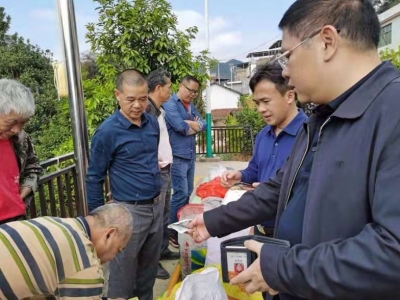 消费扶贫，开启“以买代帮”扶贫新方式！梅州日报社到小坑村开展元旦慰问和帮扶活动