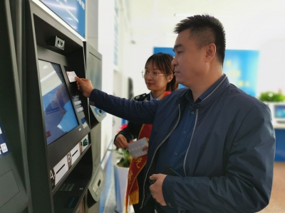 24小时“不打烊”，还能“刷脸”操作！梅州首个智能办税区启用