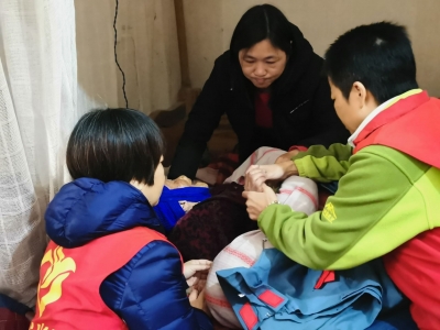 致敬老兵！兴宁志愿者看望百岁红军失散人员，真情温暖老人心~