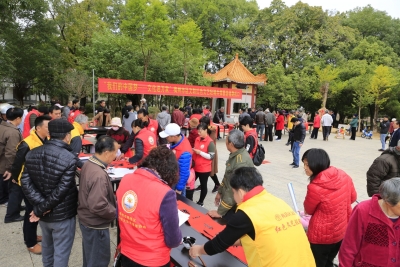 挥春送福、文艺演出...梅州这场惠民活动有趣又有料