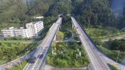 汕梅高速解除交通管制，今日中午正式恢复通车！比预期提前了12天