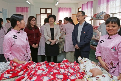 陈敏调研“南粤家政”工程推进情况时强调：推动家政服务提质扩容 努力打造梅州家政服务品牌