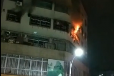 突发！梅城江北金苑小区一住房起火...