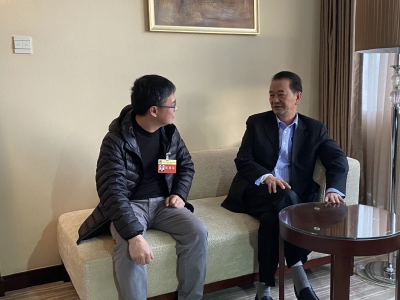 陈建青看望出席市政协七届四次会议的部分委员