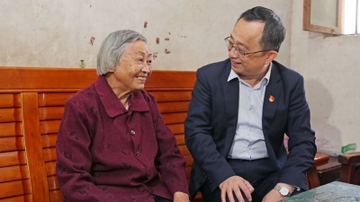 陈敏到梅县区开展“送温暖”慰问活动并调研精准扶贫工作：时刻把群众冷暖挂在心上