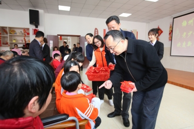 送上新春祝福！五华县领导傅国强、赖勤看望慰问执勤民警武警官兵消防指战员