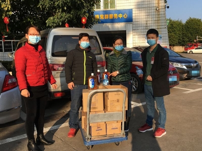 党建聚力，梅江区三角镇东区商圈企业踊跃捐赠防疫物资