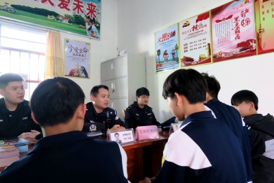 法律咨询在身边，五华首个“校园法制咨询室”成立啦！