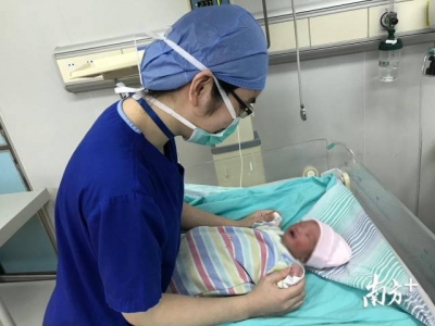 “小老鼠”来啦！年初一，二胎妈妈凑成一个“好”字