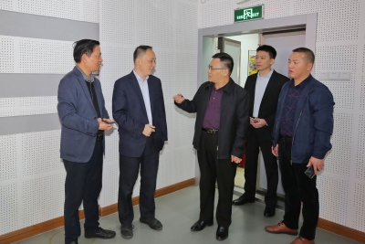 国务院发展研究中心金融所副所长陈道富到梅州日报指导工作