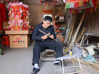 兴宁花灯传人吴桂连：烧烟景花灯的“独家生产商”