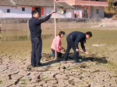 险！梅县一女子劳作时陷入淤泥无法动弹，好在…