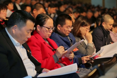 聚焦政府工作报告丨确保开办企业“照、章、银、税”1个工作日内办结，全程免费