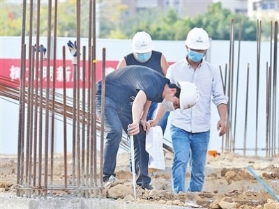 机械轰鸣、客流回升...复工复产奏响活力梅江进行曲 