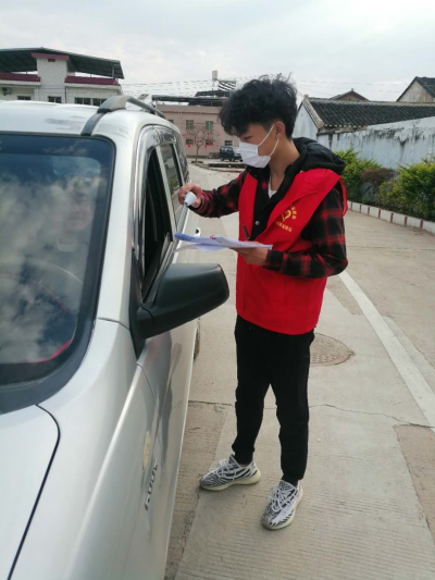 梅县石扇镇：“疫情”面前，昔日贫困户“变身”防疫户