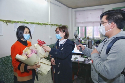 梅鄂两地直播连线：为驻守梅州的一线“战士”家属送去爱的关怀