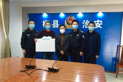 坚决打赢疫情防控阻击战！梅县区热心企业、群众捐赠口罩助力公安战“疫”