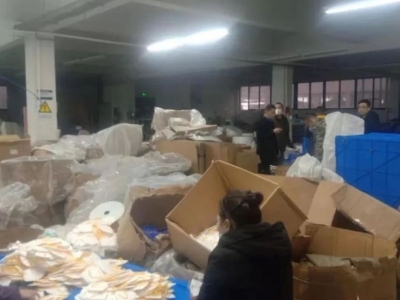 丧尽天良！大批假口罩“加班”出货…有些还打算运往武汉！