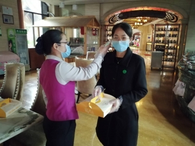 餐食种类丰富，严格防护保证卫生和安全！疫情防控催生梅城酒店外送服务