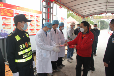 战疫情 献爱心！他们给一线人员送来了温暖