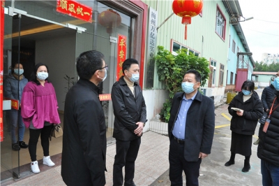 梅江区委书记朱国城暗访园区企业疫情防控及复工复产情况