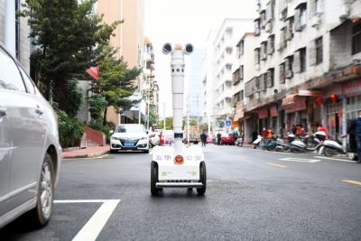 人防+技防！五华公安巡逻机器人播报“三字经”提醒防控疫情
