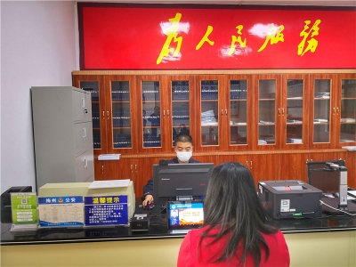 疫情期间“巧办证”！五华公安升级窗口服务模式