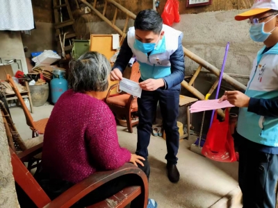 疫情防控不落一人！他们为困难群众送上口罩和生活必需品