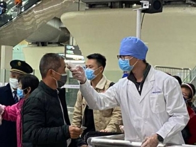 蓝帽子，白大褂，广医学生志愿者在一线！