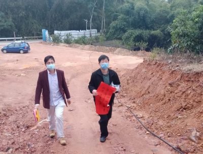 “欠她的拥抱，打赢疫情攻坚战后加倍还她！”大埔“硬核”书记新婚返岗战“疫”