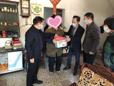 连吃四天泡面充饥，坚守抗“疫”一线！为五华这支驻村工作队点赞 