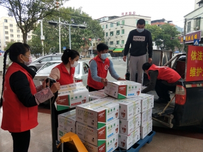 “青”尽全力！平远这些“红马甲”全力以赴筑起防疫青春长城...