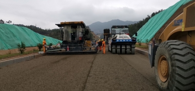 梅州东环高速全面冲刺路面工程建设，预计年底通车！