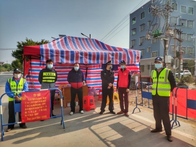 从“冲卡人”到“守卡人”！他主动加入五华文葵村防疫志愿者队伍...