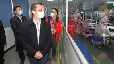 陈敏到丰顺县调研检查疫情防控、重点项目建设和企业复工复产工作：加强防控这根弦不能松 精准稳妥推进复工复产