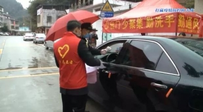 紧盯外防输入内防扩散两大战线，大埔人大到银江镇督导疫情防控工作