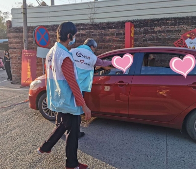 近半抗疫志愿者是60岁老人！这个村村民自治 群防群控做得好！