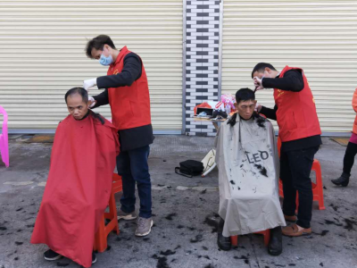 你们的“头”等大事，交给我们！爱心理发师为梅县区一线人员义剪