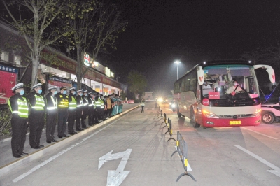 下一站，梅城！梅州支援湖北医疗队队员到达横陂服务区