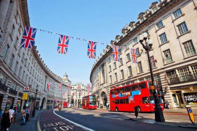 英国新冠肺炎病例日增近千 政府禁止民众不必要外出