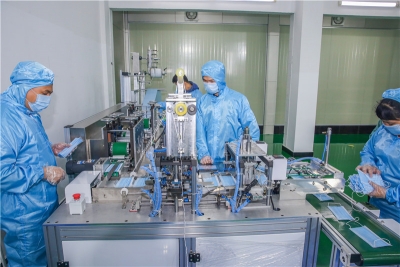 梅江区首条口罩生产线，从筹备办证到正式投产仅用15天！