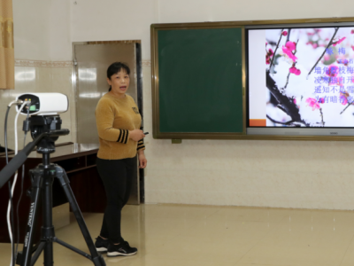 不漏一人不落一课！五华县17万学生齐齐云上课